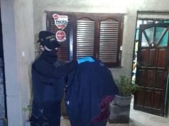 CRUZ DEL EJE: UTILIZABA UNA DESPENSA DE PANTALLA PARA LA VENTA DE DROGAS.