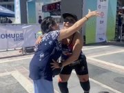 ❤ PASA EN REDES: TERMINÓ ÚLTIMA EN UNA MARATÓN Y SU MAMÁ LA ESPERÓ CON LOS BRAZOS ABIERTOS DICIÉNDOLE ¡SÍ SE PUDO!