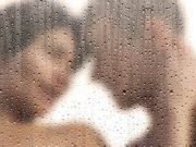 PASA EN SUIZA: UNA MINISTRO RECOMENDÓ BAÑARSE DE A DOS PERSONAS PARA REDUCIR EL CONSUMO ENERGÉTICO.