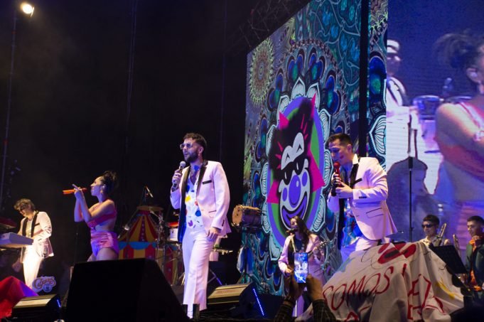 VEINTICIRCO: CALIGARIS CELEBRÓ SUS 25 AÑOS EN INSTITUTO Y FUE UN ÉXITO. ¡LLENO TOTAL!