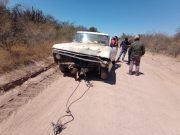 POZO NUEVO: 11 HERIDOS TRAS EL VUELCO DE UNA FORD F 100 QUE TRASLADABA 16 PERSONAS.