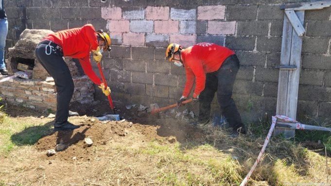 BERROTARÁN: HALLARON UN CADÁVER ENTERRADO EN EL PATIO DE UNA VIVIENDA. HAY UNA MUJER DETENIDA.