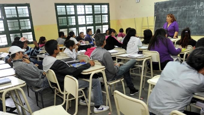 PROFES DE SECUNDARIA: DESDE HOY HASTA EL 21 DE OCTUBRE PUBLICARÁN LAS LOM PARA 2023.