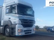 RUTA 60: UN CAMIONERO RESULTÓ CON SU ROSTRO HERIDO DEBIDO A QUE UN CAÑO ROMPIÓ EL PARABRISAS. EL MISMO SE DESPRENDIÓ DE OTRO CAMIÓN QUE IBA ADELANTE.