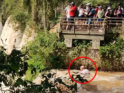 CONTINÚA LA BÚSQUEDA DEL HOMBRE QUE CAYÓ AL AGUA EN LAS CATARATAS DEL IGUAZÚ. ¡ENCONTRARON UNA ZAPATILLA QUE PODRÍA SER DE ÉL!