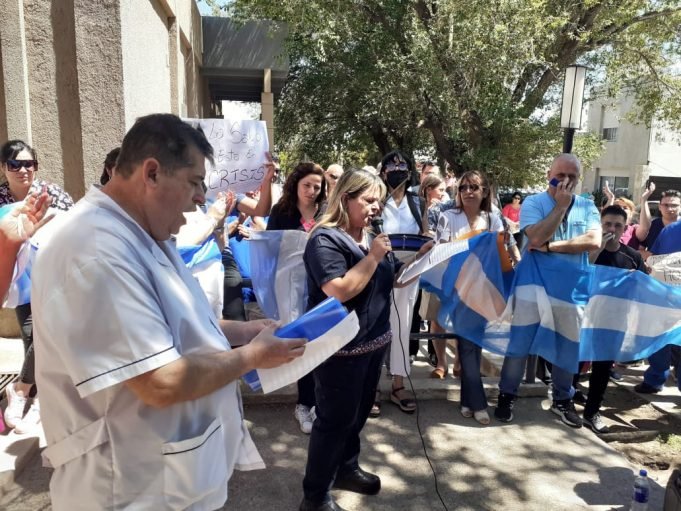 MIÉRCOLES DE PARO: EL PERSONAL DE SALUD CONTINÚA LA LUCHA Y ÉSTE MIÉRCOLES HAY PARO PROVINCIAL. EN DEÁN FUNES MARCHARÁN HASTA PLAZA SARMIENTO A LAS 10:00Hs.
