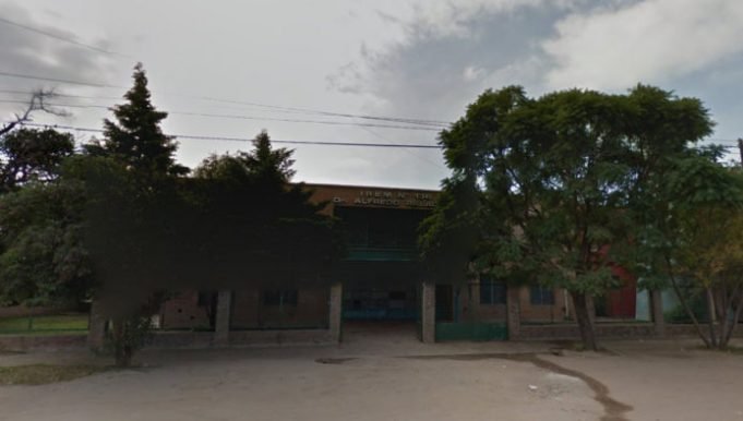 DOS CHICOS PELEARON EN EL COLEGIO Y EL PADRE DE UNO DE ELLOS MATÓ A UN FAMILIAR DEL OTRO DE UN DISPARO EN EL PECHO.
