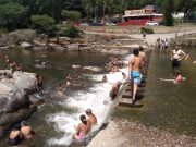 CARLOS PAZ: UNA NENA DE 9 AÑOS SE AHOGÓ EN UN BALNEARIO Y LUCHA POR SU VIDA.