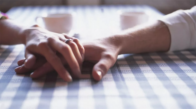CONVOCAN A PERSONAS INTERESADAS EN ADOPTAR A DOS HERMANOS ADOLESCENTES.