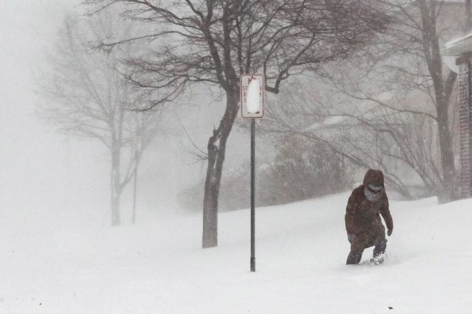EE. UU: YA SE REGISTRARON 26 MUERTOS POR LA TORMENTA DE NIEVE.
