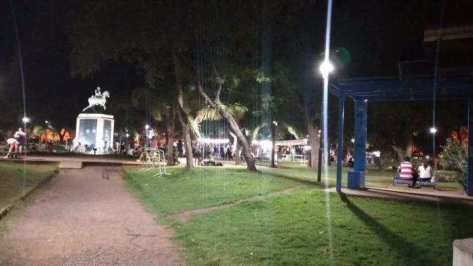 DEÁN FUNES: CRECE LA PREOCUPACIÓN POR EL INCREMENTO DE ENFRENTAMIENTOS VIOLENTOS DE MENORES EN PLAZA SAN MARTÍN.