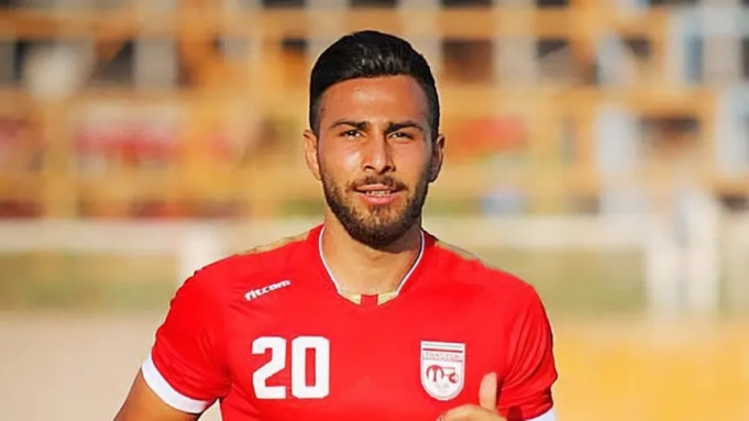 INDIGNA LA CONDENA DE PENA DE MUERTE PARA UN JUGADOR DE FÚTBOL IRANÍ QUE DEFENDIÓ LA LOS DERECHOS DE LAS MUJERES. LANZAN CAMPAÑA EN REDES PARA EVITAR QUE SEA EJECUTADO.