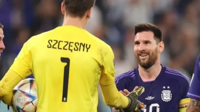 SZCZESNY EL ARQUERO POLACO LE APOSTÓ 100 EUROS A MESSI DANDO POR SEGURO QUE NO LE IBAN A COBRAR EL PENAL Y AHORA DIJO QUE NO LE VA A PAGAR.