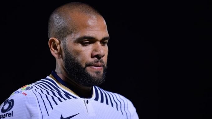 DETUVIERON AL FUTBOLISTA BRASILEÑO DANI ALVES POR PRESUNTA AGRESIÓN SEXUAL.