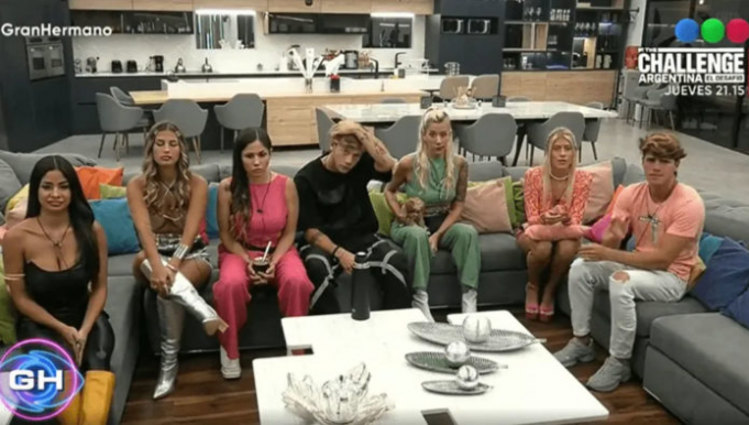 CASI TODA LA CASA DE GH EN PLACA: ROMINA HOY SALVA A UNO DE LOS PARTICIPANTES ¿A QUIEN ELEGIRÁ?