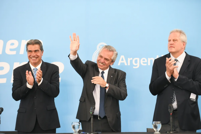 EL PRESIDENTE FERNÁNDEZ DIJO QUE “LO QUE LE PREOCUPA A LOS DOCENTES ES NO PAGAR GANANCIAS” CON SUS SUELDOS.
