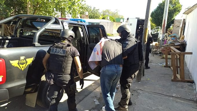 CRUZ DEL EJE: DOS NUEVOS DETENIDOS RELACIONADOS A LAS MUJERES QUE INGRESABAN DROGA A LA CÁRCEL LIDERADAS POR UNA EX POLICÍA.