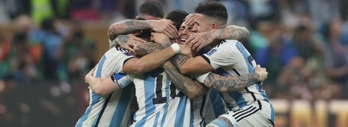 🎶🇦🇷MUCHACHOS: HOY LOS CAMPEONES DEL MUNDO JUEGAN EN NUESTRO PAÍS CON PANAMÁ EN EL MONUMENTAL Y ¡HABRÁ FIESTA!