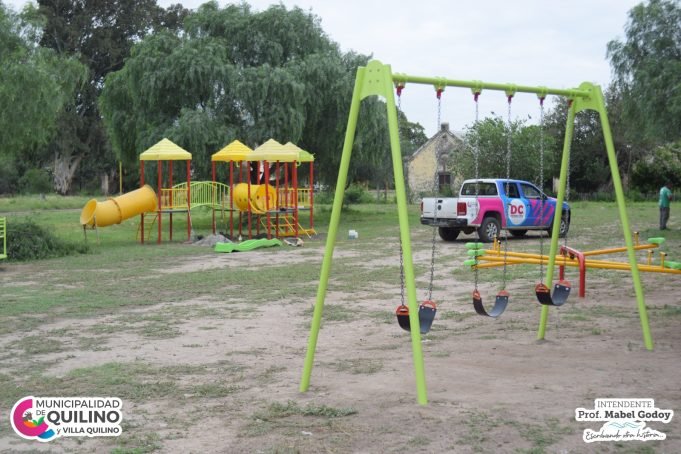 QUILINO: LA MUNI TRABAJA EN EMBELLECER EL SECTOR NORTE DE LA PLAZOLETA DEL BICENTENARIO CON JUEGOS INFANTILES, ILUMINACIÓN Y PARQUIZACIÓN.
