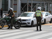 CHILE: DOS MUERTOS TRAS UNA BALACERA EN EL AEROPUERTO DE SANTIAGO. AL MENOS 12 LADRONES INTENTARON ROBAR UN CAMIÓN DE VALORES.