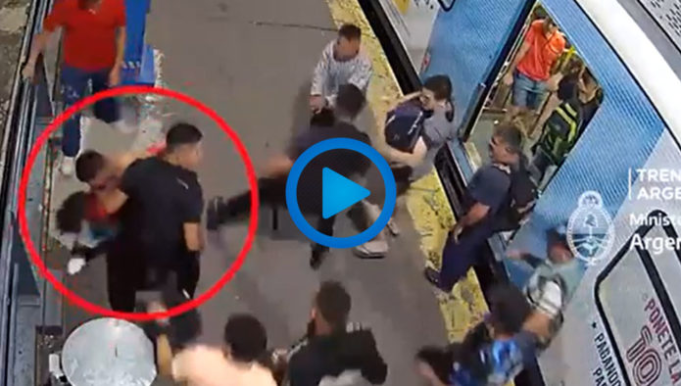 BS. AS: UN HOMBRE INTENTÓ SECUESTRAR A UNA MENOR EN UN TREN Y LOS PASAJEROS LO LINCHARON.