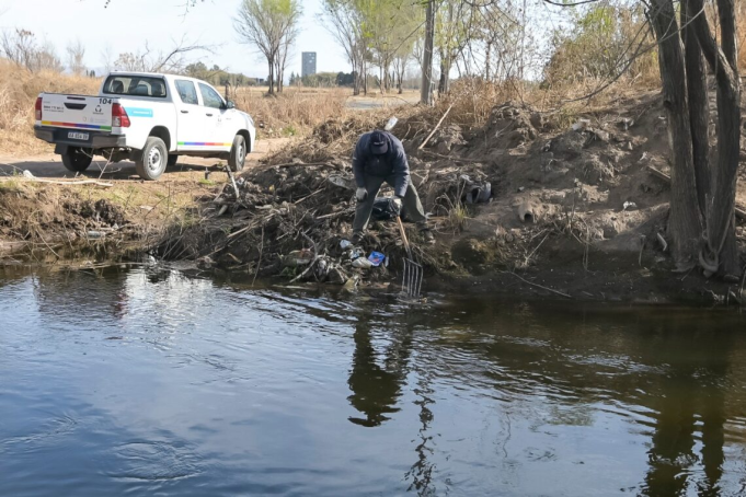 CÓRDOBA: HALLARON EL CUERPO DE UNA MUJER EN UN CANAL DE B° LOS BOULEVARES.