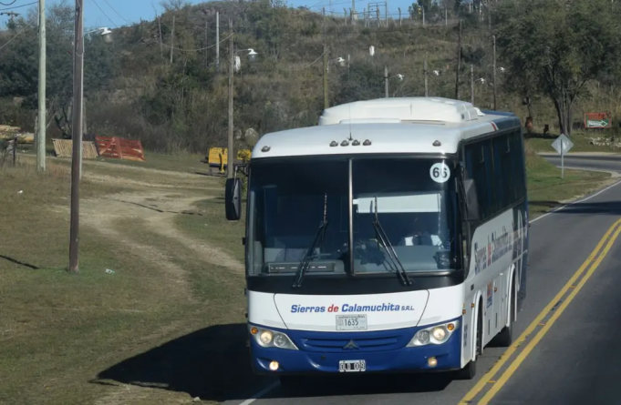 POTRERO DE GARAY: MENORES INTENTARON ASALTAR UN COLECTIVO CON UN ARMA DE JUGUETE.