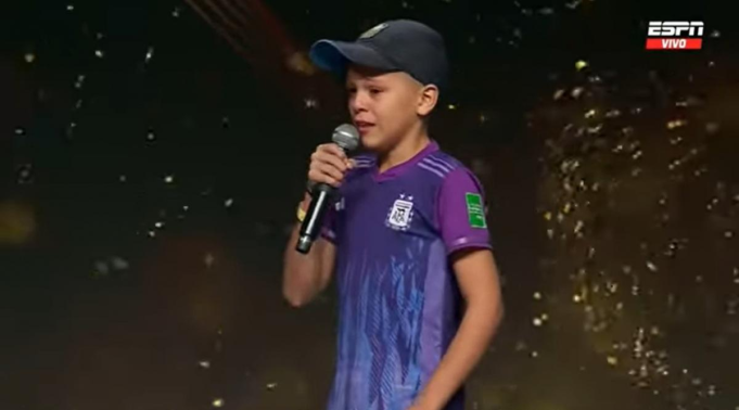 RE TIERNO: EL SALTEÑITO JOSÉ ANDRADA EMOCIONÓ A LA SELECCIÓN NACIONAL CON SU DISCURSO Y AGRADECIMIENTO EN EL HOMENAJE DE LA CONMEBOL. ¡MIRÁ!