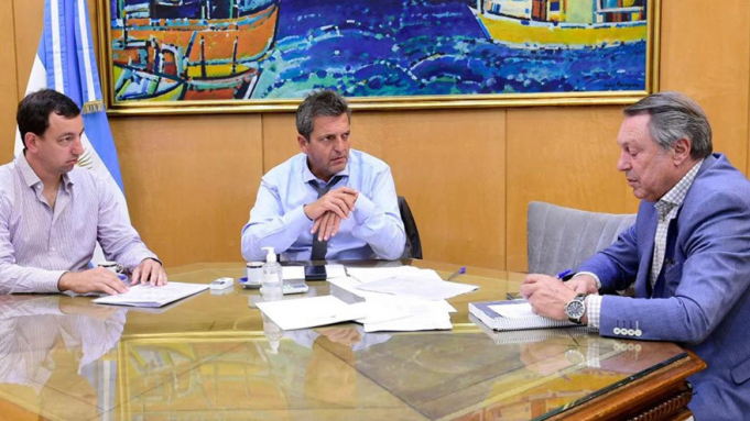 SERGIO MASSA PIDIÓ INVESTIGAR URGENTE SI EL INCENDIO QUE PROVOCÓ EL APAGÓN FUE INTENCIONAL.