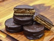 ANMAT PROHIBIÓ LA VENTA DE UNA MARCA DE ALFAJORES DE CHOCOLATE POR NO CUMPLIR LAS NORMAS.