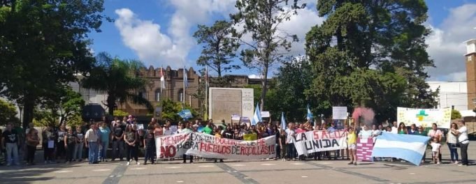 DOCENTES AUTOCONVOCADOS VISIBILIZAN HOY EL CONFLICTO SALARIAL EN LAS RUTAS. EN DEÁN FUNES SE CONCENTRAN A LAS 09:30HS EN LA ROTONDA SHELL.