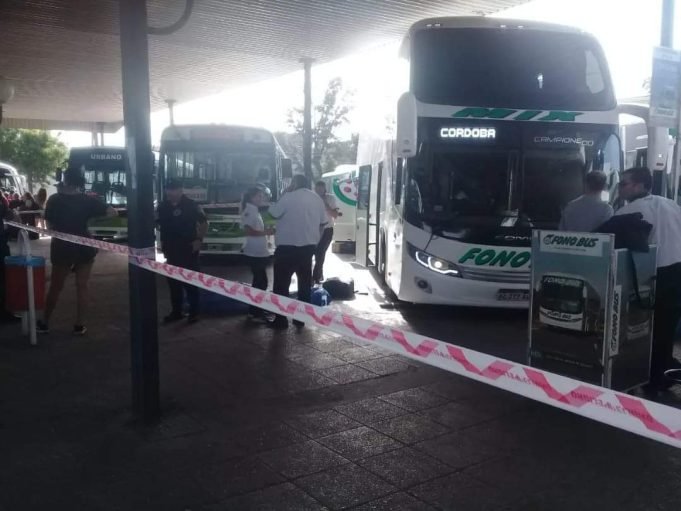JESÚS MARÍA: FALLECIÓ UN PASAJERO DE FONO BUS DE LARGA DISTANCIA. ERA SALTEÑO Y VIAJABA SOLO.