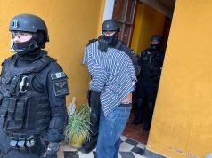 DEÁN FUNES: LA FPA CERRÓ UN PUNTO DE VENTA DE COCAÍNA EN B° OBRAS SANITARIAS. TAMBIÉN DETUVIERON A UN DELIVERY.