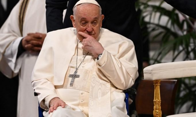 Salud del Papa: una tomografía de tórax confirmó su mejoría tras 27 días de internación.