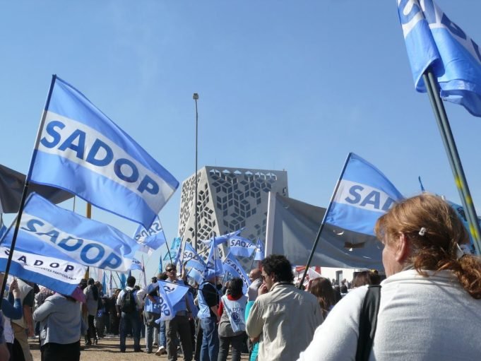 DOCENTES PRIVADOS TAMBIÉN: SADOP ACEPTÓ LA PROPUESTA DEL 60% DEL GOBIERNO PROVINCIAL PERO CON FALLO DIVIDIDO Y RESERVAS.