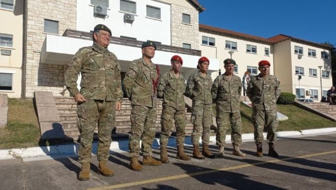 ABRIERON 1200 VACANTES PARA FORMAR PARTE DEL EJÉRCITO ARGENTINO. ES VOLUNTARIO Y EL SUELDO BRUTO SERÁ DE 180.000 PESOS PARA LOS SOLDADOS QUE INGRESEN.