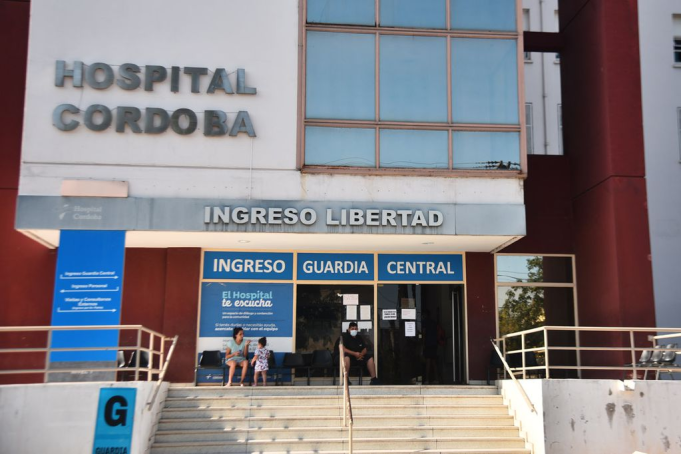 IMPUTARON A LOS PENITENCIARIOS QUE CUSTODIABAN AL VIOLADOR SERIAL QUE SE ESCAPÓ DEL HOSPITAL CÓRDOBA.