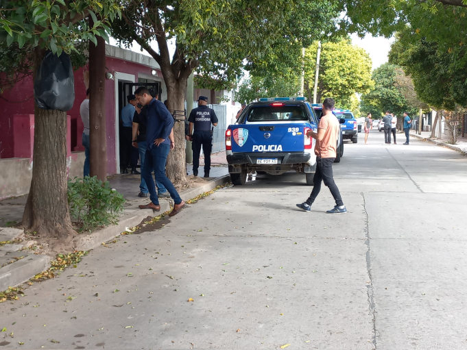 B° ZUMARÁN EN CÓRDOBA: UNA PAREJA HABRÍA MATADO Y ENTERRADO A UNA MUJER QUE INTENTÓ ROBAR EN SU CASA. HABÍA DESAPARECIDO HACE TIEMPO Y SIEMPRE ROBABA EN EL BARRIO.