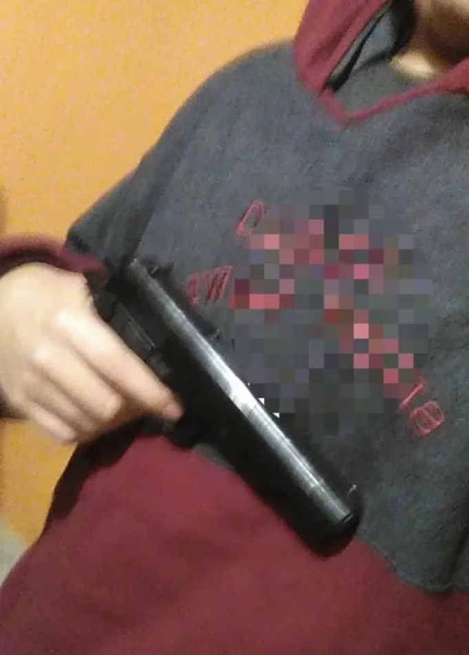 CÓRDOBA: DETUVIERON A UN CHICO DE 12 AÑOS QUE PORTABA UN ARMA DE FUEGO.