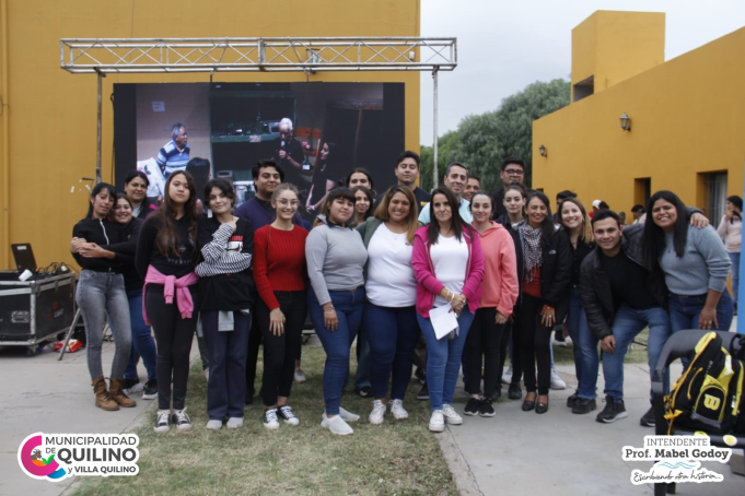 QUILINO: SE LLEVÓ A CABO LA JORNADA “JÓVENES QUE TRANSFORMAN”. LA MISMA CONTÓ DE DIVERSAS ACTIVIDADES Y ASESORAMIENTO EN PLANES, PROGRAMAS Y BENEFICIOS.