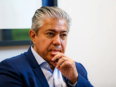 NEUQUÉN HISTÓRICO: EL OFICIALISMO PERDIÓ LUEGO DE 60 AÑOS. ROLANDO FIGUEROA DEL PARTIDO COMUNIDAD SERÁ EL NUEVO GOBERNADOR DE LA PROVINCIA.