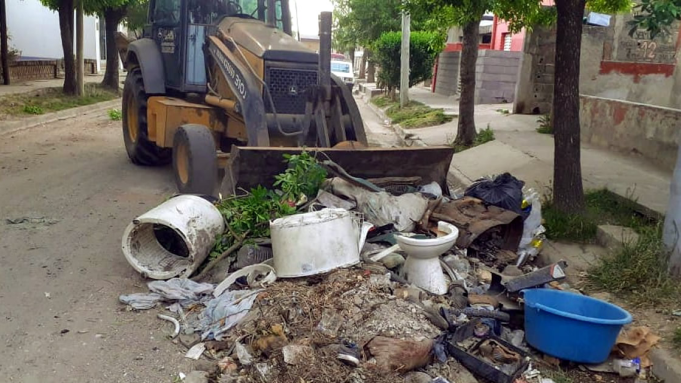DESCACHARREO EN DEÁN FUNES: CONTINÚA LA CAMPAÑA DE ELIMINACIÓN DE OBJETOS EN DESUSO EN BARRIOS DE LA CIUDAD. ¡MIRÁ EL CRONOGRAMA!