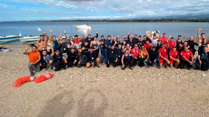 ADMIRABLE: 45 BUZOS VOLUNTARIOS LIMPIARON EL DIQUE LOS MOLINOS.