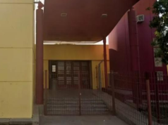 PELIGRO TOTAL: UN ALUMNO LLEVÓ UN ARMA DE FUEGO AL COLEGIO Y LE APUNTÓ EN LA CABEZA A UN COMPAÑERITO. VAN A 3° AÑO DEL SECUNDARIO.