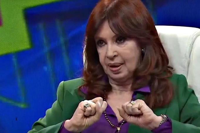 CRISTINA EN C5N: “HABRÁ UNA ELECCIÓN DE TERCIOS Y LO IMPORTANTE ES ENTRAR AL BALOTAJE”.