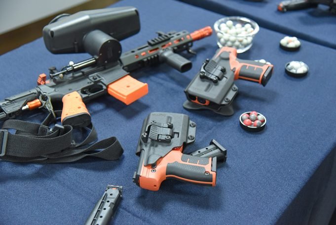 LA POLICÍA DE CÓRDOBA IMPLEMENTARÁ EL USO DE PISTOLAS NO LETALES. SE TRATA DE ARMAS QUE DISPARAN GAS PIMIENTA.