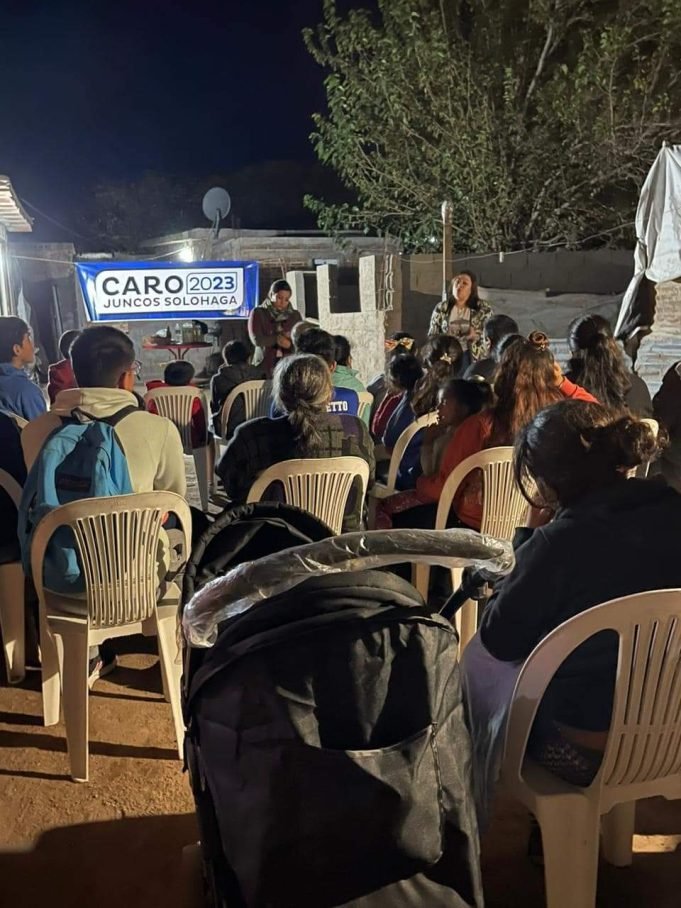 LA PRECANDIDATA A LEGISLADORA CARO JUNCOS SOLOHAGA CONTINÚA VISITANDO Y ESCUCHANDO A LOS VECINOS DE LA CIUDAD.