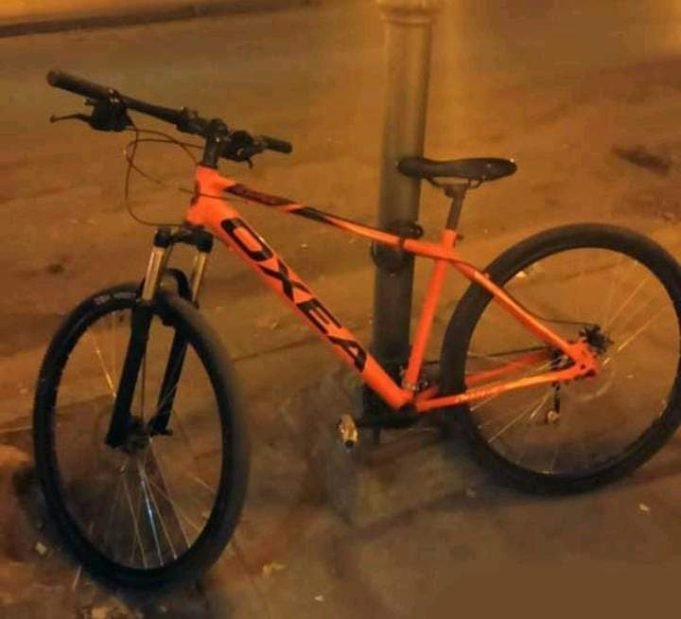 DEÁN FUNES: ROBARON UNA BICICLETA DE UNA CASA FRENTE A LA CANCHA DE GAITÁN.