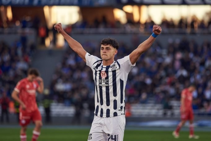 EL PARAGUAYO SOSA LE DIO EL TRIUNFO A TALLERES POR 1 A 0 ANTE ARGENTINOS.