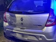 CÓRDOBA: DETUVIERON A TRES CHILENOS QUE CIRCULABAN EN UN SANDERO ADULTERADO. LLEVABAN UNA IMPORTANTE SUMA DE DINERO.